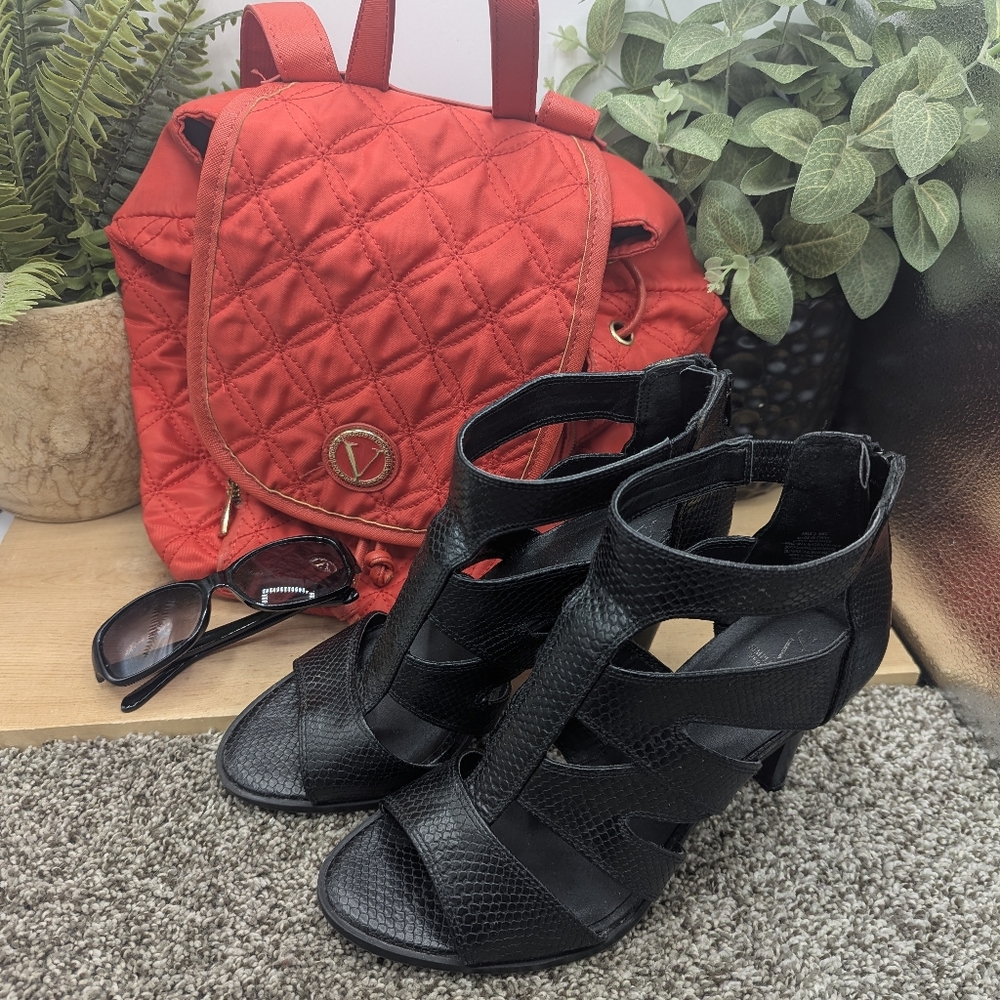 Vera Wang Bundle Heels Size 9M With Vera Red Pack And Vera Sunglasses